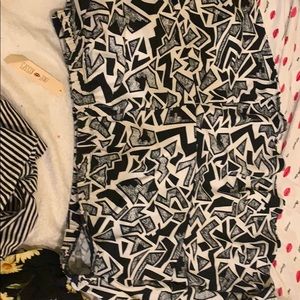 Black/white mini skirt